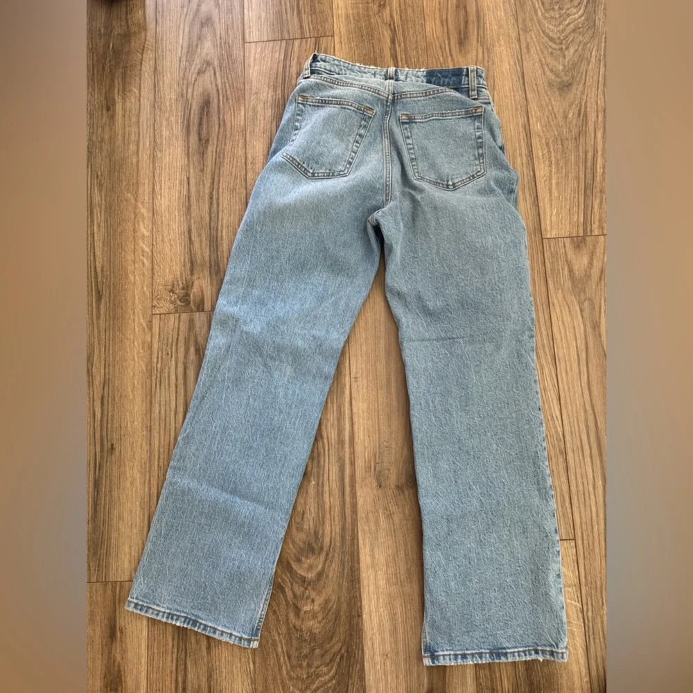 Abercrombie & Fitch The 90’s Relaxed Jean High Rise Curve Love - Picture 2 of 3